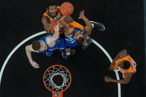 他更可能选 他更可能选