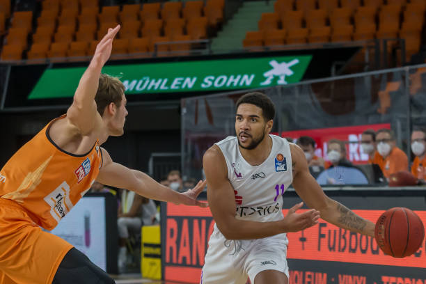 低位夹击 低位夹击