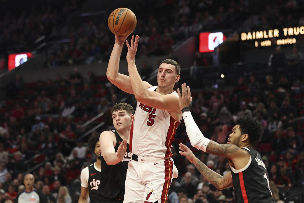 的中场替换 的中场替换